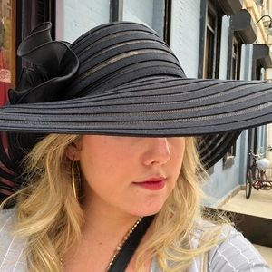 Wide-brim Derby hat